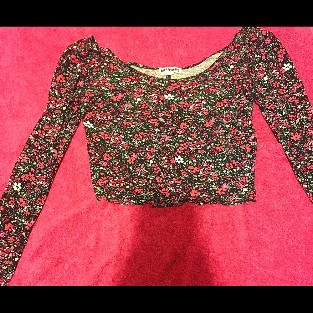 Off the shoulder long sleeve crop top
